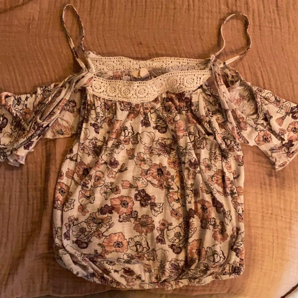 Floral off the shoulder flowy top
